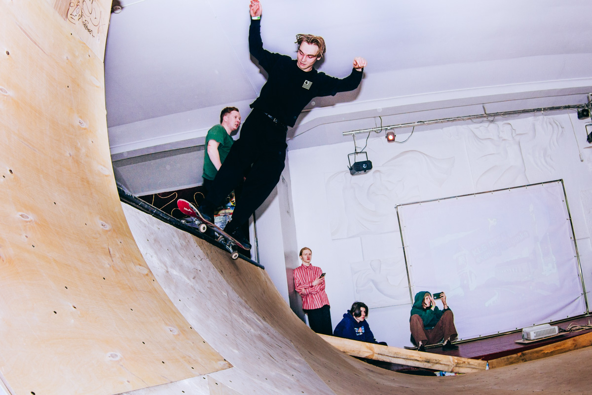 Воодушевившись успехом от проведения первого крупного скейт-контеста в Кольчугино, братья Бердичевские решили самих себя переиграть: устроить в этом году трёхдневный ивент на два города (включая Владимир), посоревноваться, отдохнуть и раскачать ДК. Всё это при участии звёздных райдеров, количество которых должно было увеличиться... Но концепт оброс множеством но. Неделю назад «Скейт-провинция» всё-таки состоялась, правда, фест вышел из-под контроля и завершился локальным скандалом.