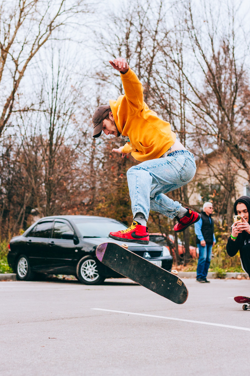 Воодушевившись успехом от проведения первого крупного скейт-контеста в Кольчугино, братья Бердичевские решили самих себя переиграть: устроить в этом году трёхдневный ивент на два города (включая Владимир), посоревноваться, отдохнуть и раскачать ДК. Всё это при участии звёздных райдеров, количество которых должно было увеличиться... Но концепт оброс множеством но. Неделю назад «Скейт-провинция» всё-таки состоялась, правда, фест вышел из-под контроля и завершился локальным скандалом.