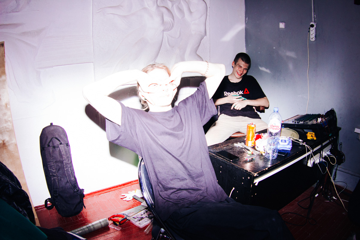 Воодушевившись успехом от проведения первого крупного скейт-контеста в Кольчугино, братья Бердичевские решили самих себя переиграть: устроить в этом году трёхдневный ивент на два города (включая Владимир), посоревноваться, отдохнуть и раскачать ДК. Всё это при участии звёздных райдеров, количество которых должно было увеличиться... Но концепт оброс множеством но. Неделю назад «Скейт-провинция» всё-таки состоялась, правда, фест вышел из-под контроля и завершился локальным скандалом.