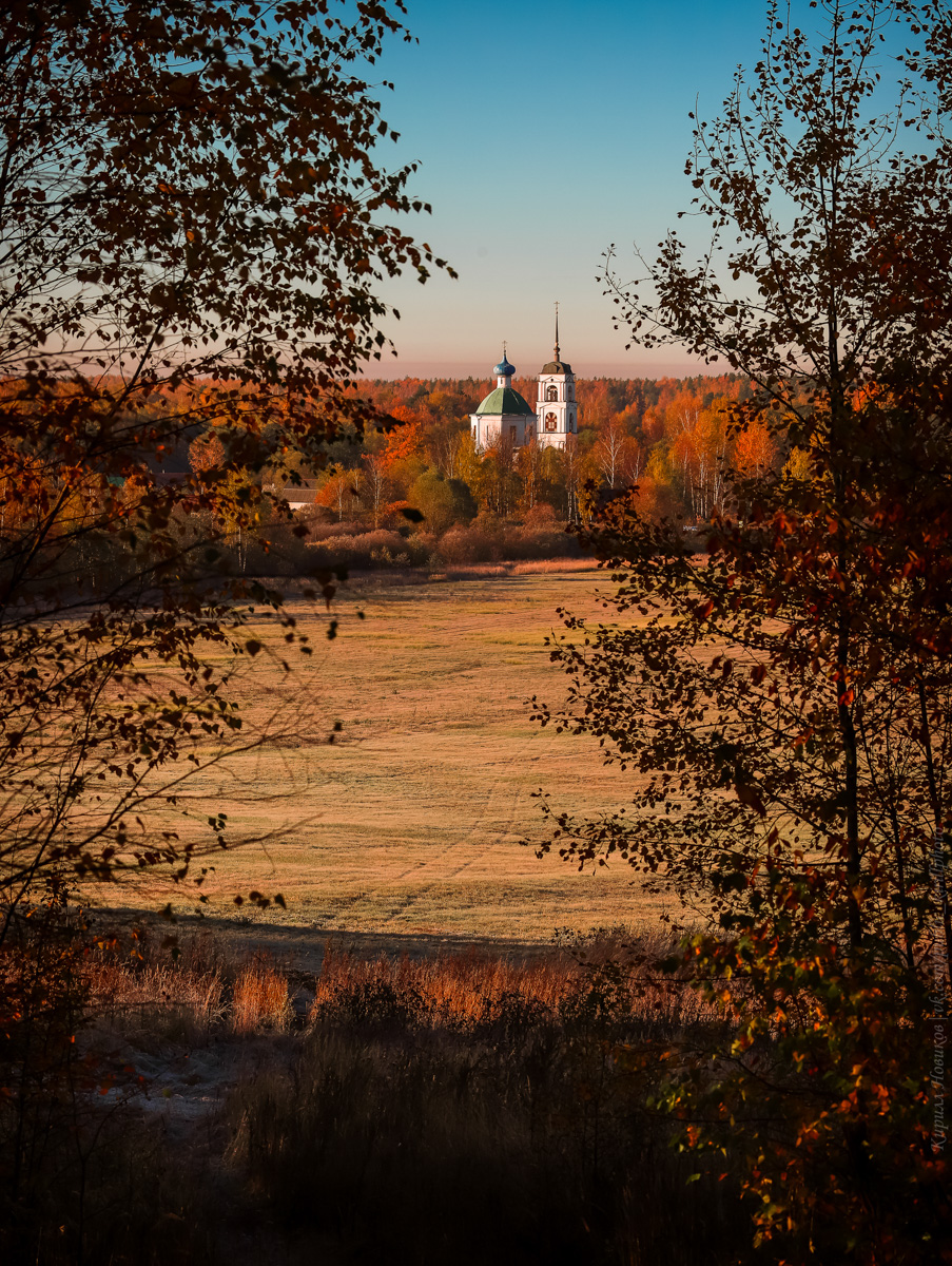 Любой фотограф на вопрос «Что такое осень?» ответит, в первую очередь, что это возможность сделать прекрасные кадры. Например, так считает Кирилл Новиков, который предоставил нам огромное количество невероятно живописных снимков региона, раскрашенного золотыми красками.