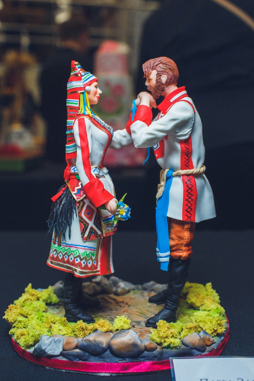 Свадебный торт может быть настоящим шедевром. Участники международного гастрономического фестиваля подтвердили это в очередной раз. Среди работ, которые отметили члены жюри, произведение искусства от жительницы Александрова Елены Сорокиной.