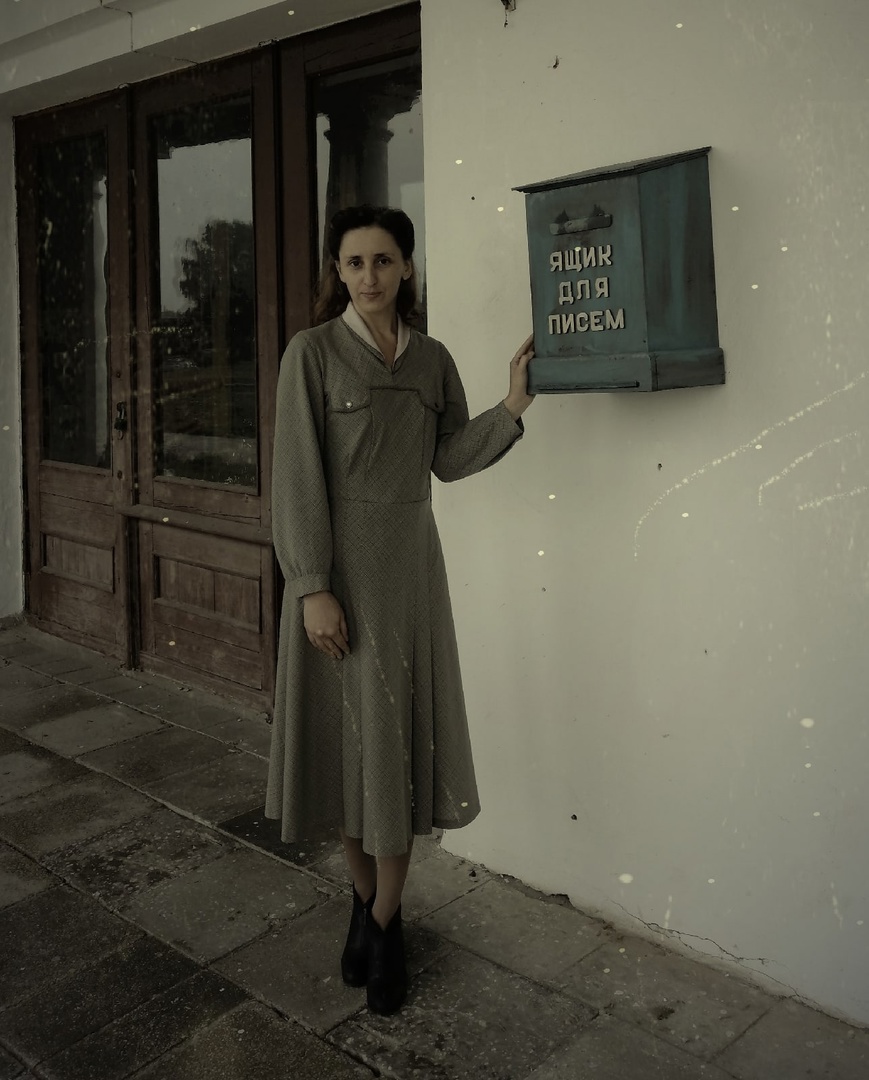 Съемки мини-сериала «Птица счастья» подошли к концу. Большую часть сцен отсняли в Суздале. В кадр попали Княжеский корпус Пушкарской слободы и Торговые ряды. Последней локацией стали окрестности деревни Погребищи Судогодского района. Участие в массовке и эпизодах приняли многие жители Владимирской области. Некоторые из них поделились впечатлениями о съемках.