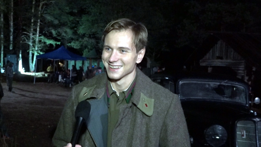 Съемки мини-сериала «Птица счастья» подошли к концу. Большую часть сцен отсняли в Суздале. В кадр попали Княжеский корпус Пушкарской слободы и Торговые ряды. Последней локацией стали окрестности деревни Погребищи Судогодского района. Участие в массовке и эпизодах приняли многие жители Владимирской области. Некоторые из них поделились впечатлениями о съемках.