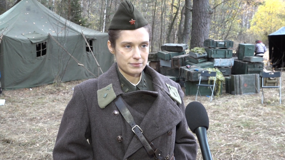 Съемки мини-сериала «Птица счастья» подошли к концу. Большую часть сцен отсняли в Суздале. В кадр попали Княжеский корпус Пушкарской слободы и Торговые ряды. Последней локацией стали окрестности деревни Погребищи Судогодского района. Участие в массовке и эпизодах приняли многие жители Владимирской области. Некоторые из них поделились впечатлениями о съемках.