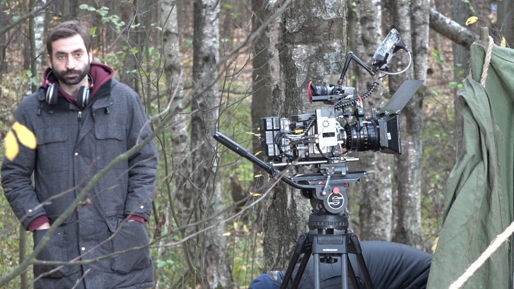 Съемки мини-сериала «Птица счастья» подошли к концу. Большую часть сцен отсняли в Суздале. В кадр попали Княжеский корпус Пушкарской слободы и Торговые ряды. Последней локацией стали окрестности деревни Погребищи Судогодского района. Участие в массовке и эпизодах приняли многие жители Владимирской области. Некоторые из них поделились впечатлениями о съемках.