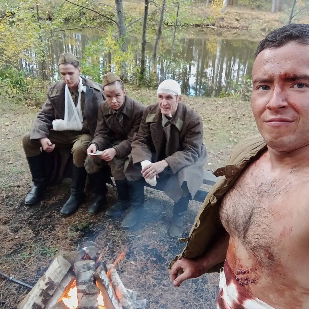 Съемки мини-сериала «Птица счастья» подошли к концу. Большую часть сцен отсняли в Суздале. В кадр попали Княжеский корпус Пушкарской слободы и Торговые ряды. Последней локацией стали окрестности деревни Погребищи Судогодского района. Участие в массовке и эпизодах приняли многие жители Владимирской области. Некоторые из них поделились впечатлениями о съемках.