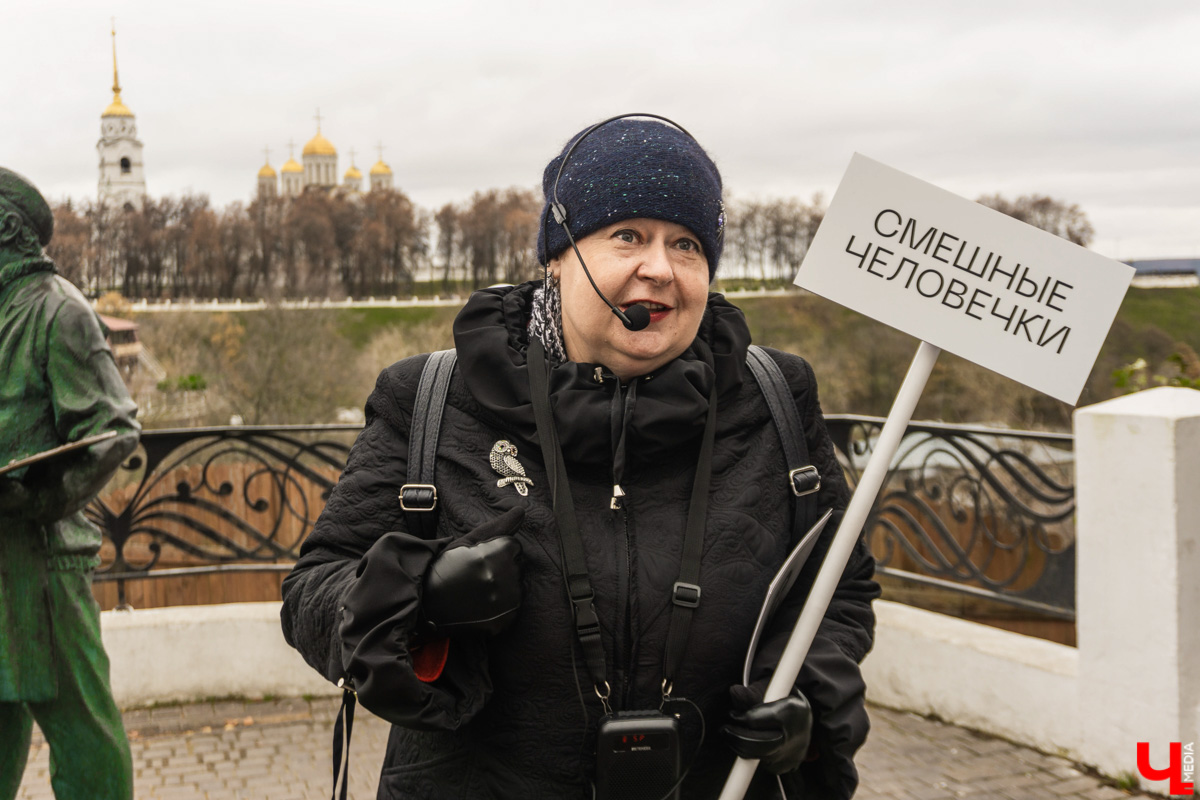 На пути к созданию шедевров Фёдор Достоевский преодолел немало трудностей, часть из которых и привели его в областной центр 33-го региона. Об этом рассказала местным инфлюенсерам экскурсовод Татьяна Лысова при участии рестораторов и музейных сотрудников.