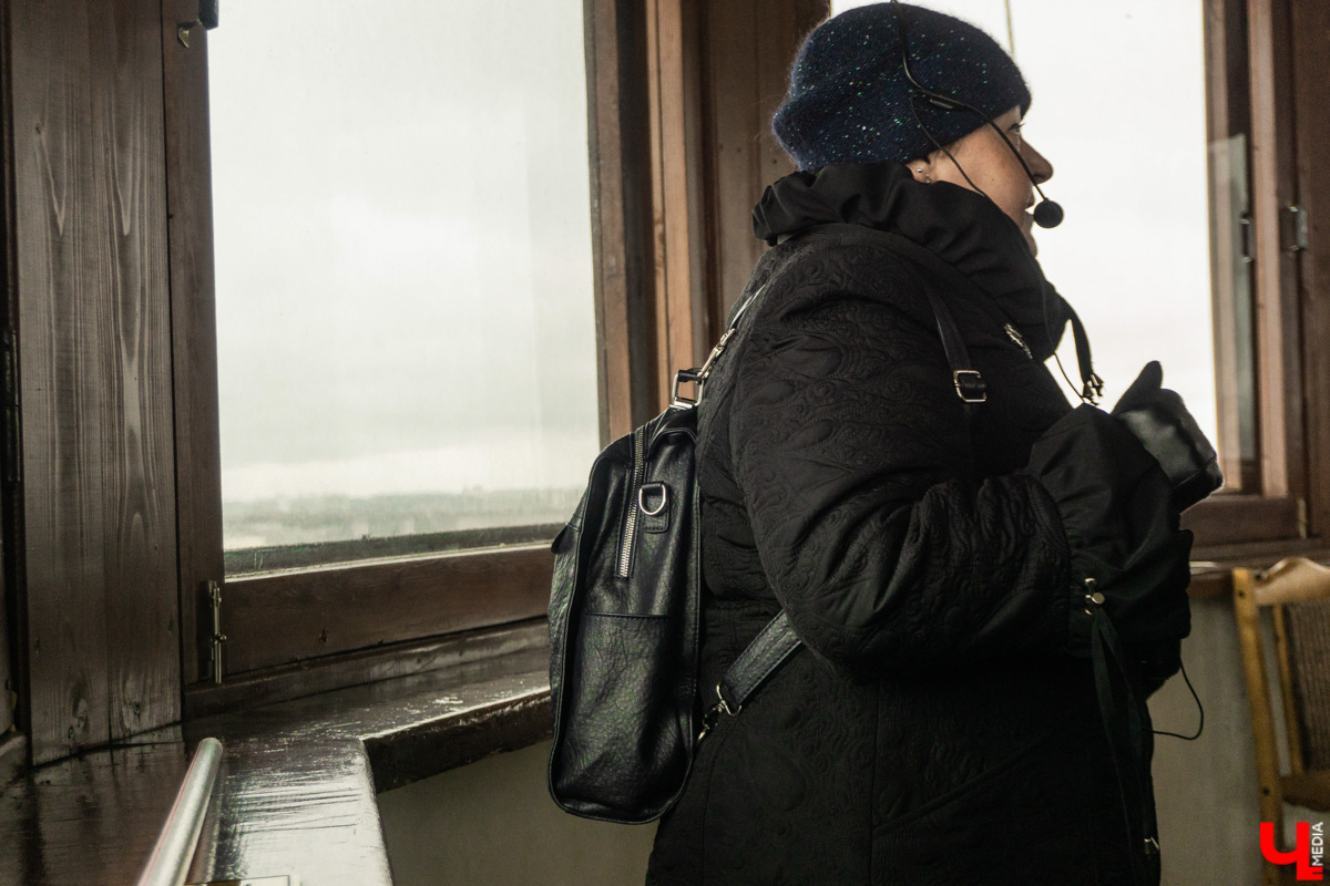 На пути к созданию шедевров Фёдор Достоевский преодолел немало трудностей, часть из которых и привели его в областной центр 33-го региона. Об этом рассказала местным инфлюенсерам экскурсовод Татьяна Лысова при участии рестораторов и музейных сотрудников.