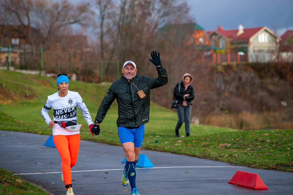 «Королева спорта» – легкая атлетика собрала в Суздале сильнейших спортсменов из разных регионов России. В минувшие выходные там прошел традиционный полумарафон. Участники соревновались на дистанциях 3 км, 10,5 км и 21,1 км.
