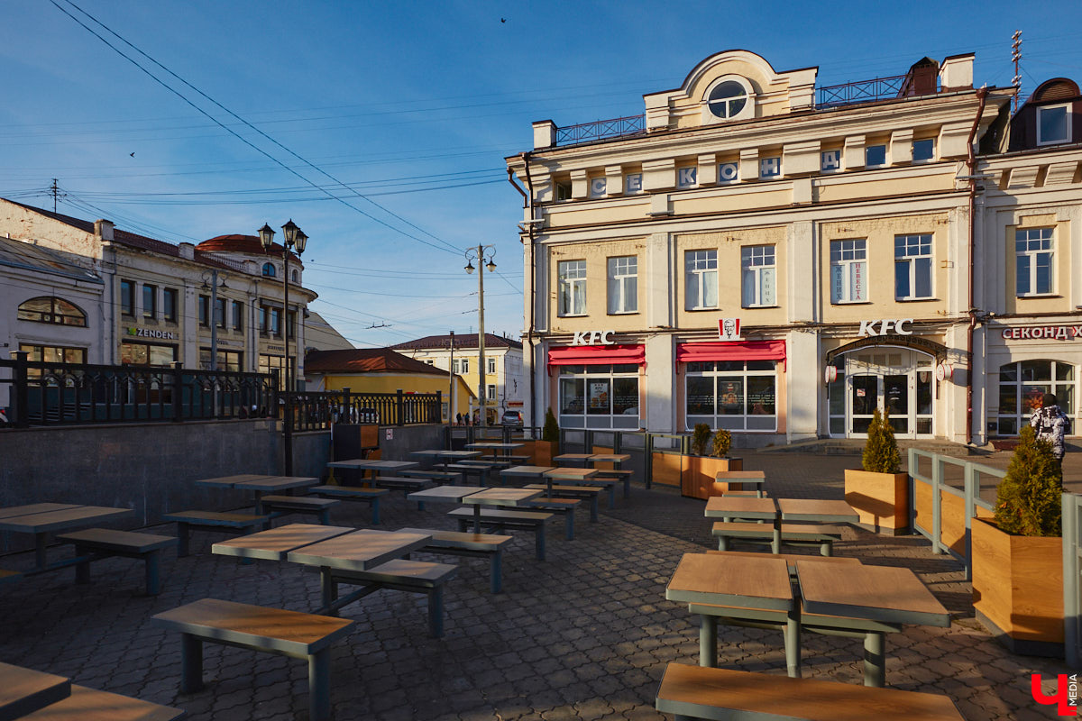 Руководство кинотеатра «Киномакс-Буревестник» прокомментировало слухи о своем возможном закрытии. Поговаривают, что сеть ресторанов быстрого питания KFC в нашем городе тоже ждет печальная участь.