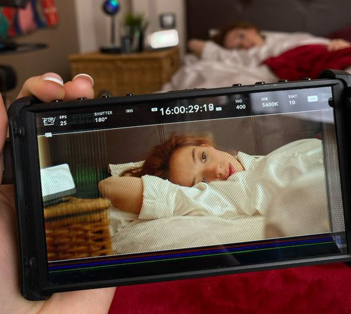 Не так давно снимки владимирской певицы Аланы Чочиевой блеснули на обложке французского журнала MALVIE. А все благодаря удачной коллаборации с фотографом. Чем помимо съемок для глянца занимается вокалистка сейчас, спустя несколько лет после участия в «Голосе»?