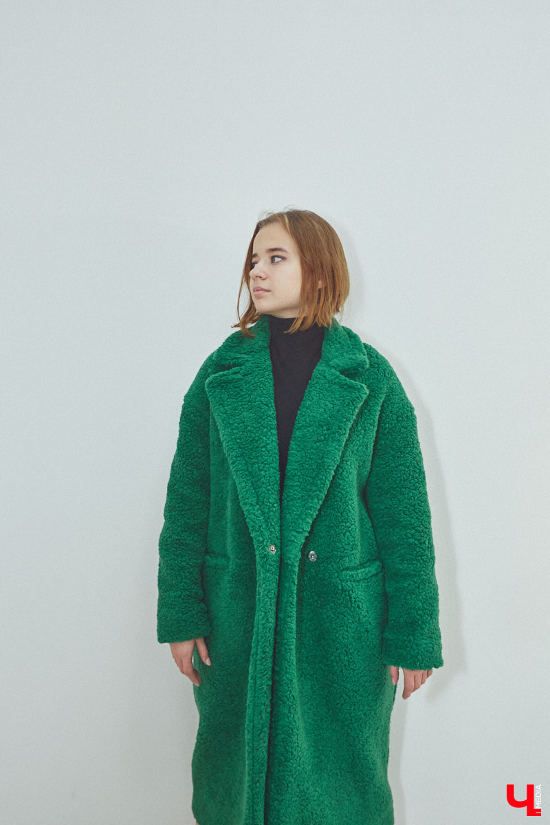 Приставка «эко» очень актуальна в фэшн-индустрии. Искусственный мех уже давно сместил с подиума натуральный, и в топе «альтернативные» шубы. Какие они бывают и с чем их носить, «Ключ-Медиа» рассказал владимирский стилист.