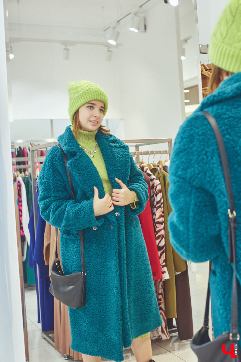 Приставка «эко» очень актуальна в фэшн-индустрии. Искусственный мех уже давно сместил с подиума натуральный, и в топе «альтернативные» шубы. Какие они бывают и с чем их носить, «Ключ-Медиа» рассказал владимирский стилист.