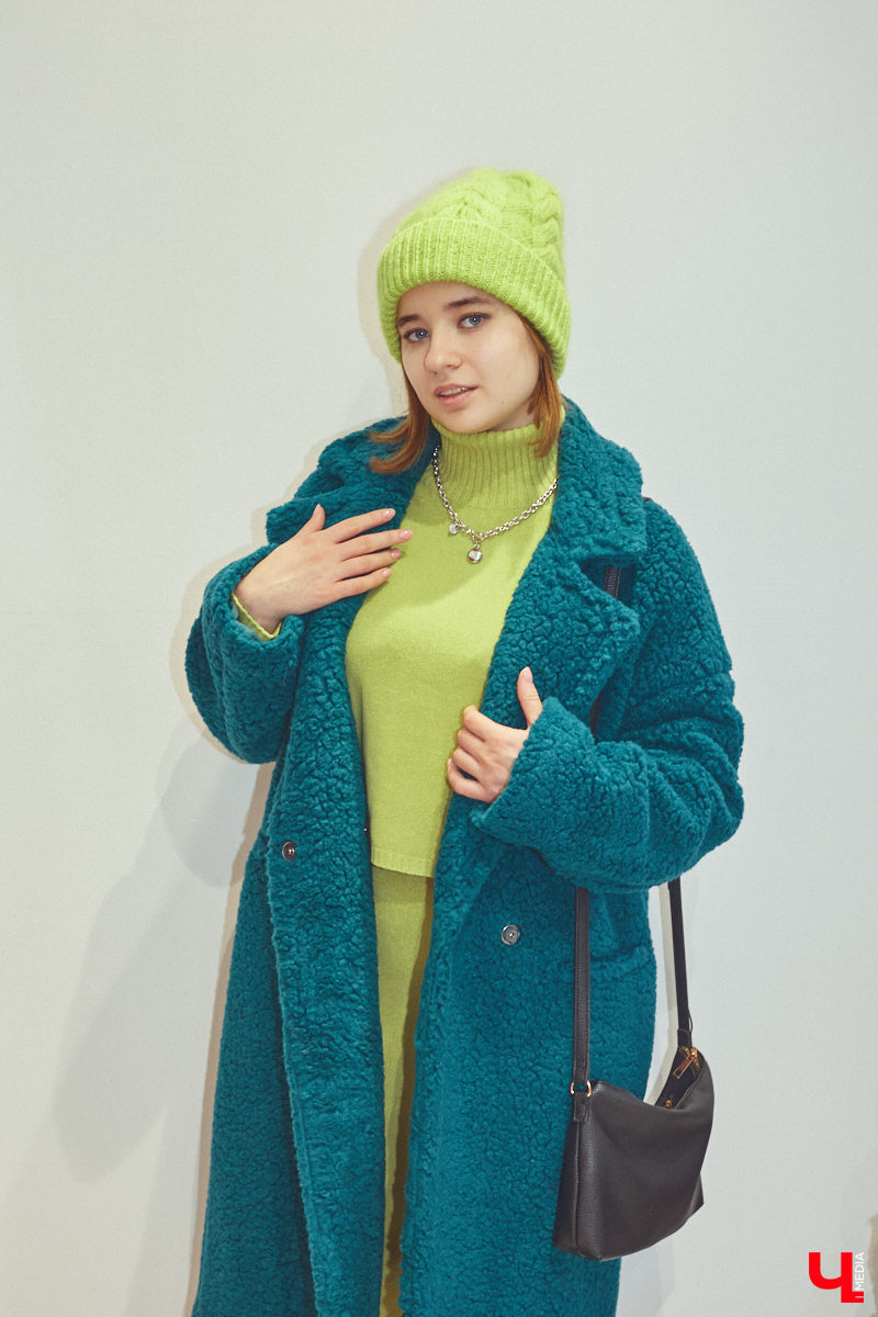 Приставка «эко» очень актуальна в фэшн-индустрии. Искусственный мех уже давно сместил с подиума натуральный, и в топе «альтернативные» шубы. Какие они бывают и с чем их носить, «Ключ-Медиа» рассказал владимирский стилист.