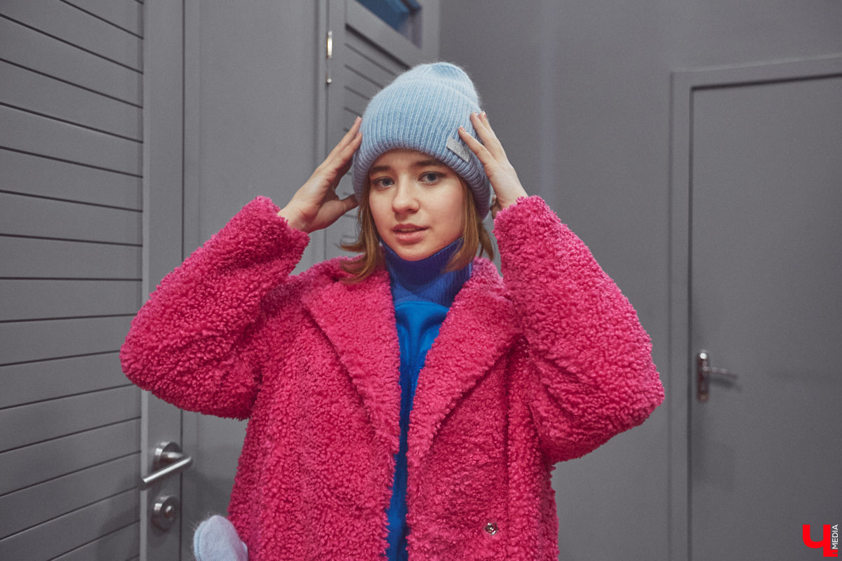 Приставка «эко» очень актуальна в фэшн-индустрии. Искусственный мех уже давно сместил с подиума натуральный, и в топе «альтернативные» шубы. Какие они бывают и с чем их носить, «Ключ-Медиа» рассказал владимирский стилист.