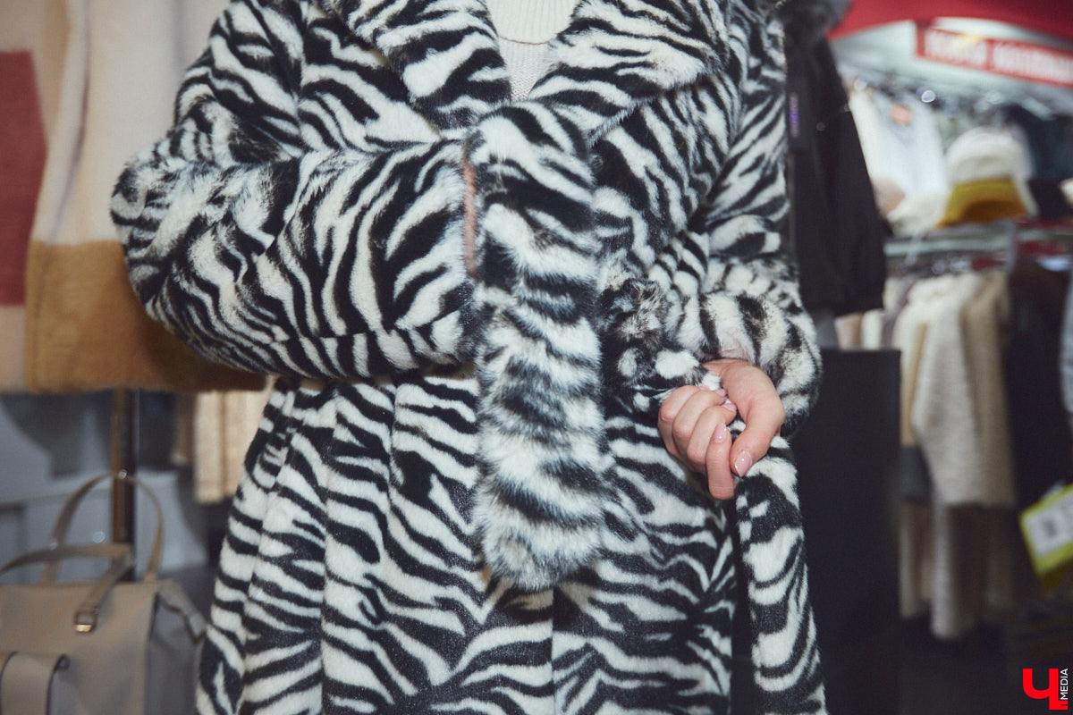 Приставка «эко» очень актуальна в фэшн-индустрии. Искусственный мех уже давно сместил с подиума натуральный, и в топе «альтернативные» шубы. Какие они бывают и с чем их носить, «Ключ-Медиа» рассказал владимирский стилист.