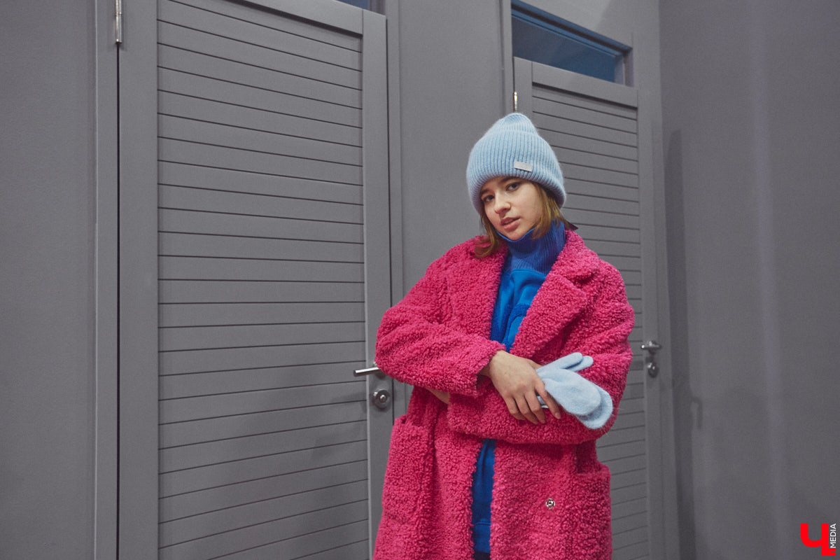 Приставка «эко» очень актуальна в фэшн-индустрии. Искусственный мех уже давно сместил с подиума натуральный, и в топе «альтернативные» шубы. Какие они бывают и с чем их носить, «Ключ-Медиа» рассказал владимирский стилист.