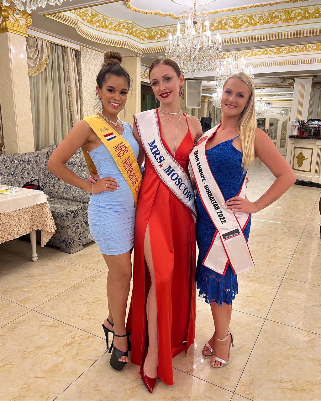 Перед началом Международного конкурса красоты «Миссис Европа — 2022» в Болгарии девушкам из России дали понять: «Призовых мест не ждите». Но Марина Лукьянова из Судогды всё же вошла в топ-10 финалисток и стала «Миссис Европа Совершенство»!
