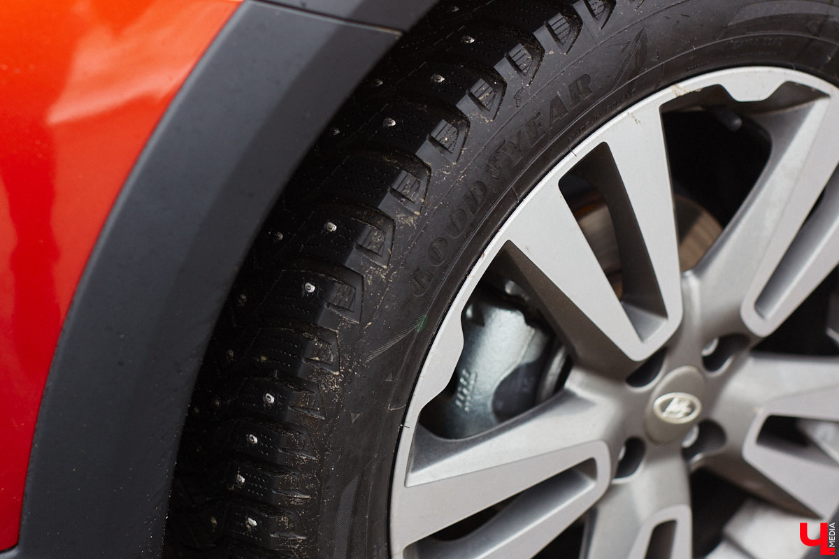 Сменить «обувку» или подождать еще немного? Этим вопросом сейчас задается каждый автомобилист. «Ключ-Медиа» обратился за советом к опытному инструктору по вождению Максиму Жилину.