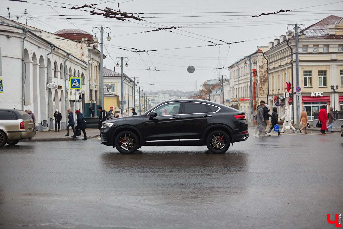 Сменить «обувку» или подождать еще немного? Этим вопросом сейчас задается каждый автомобилист. «Ключ-Медиа» обратился за советом к опытному инструктору по вождению Максиму Жилину.