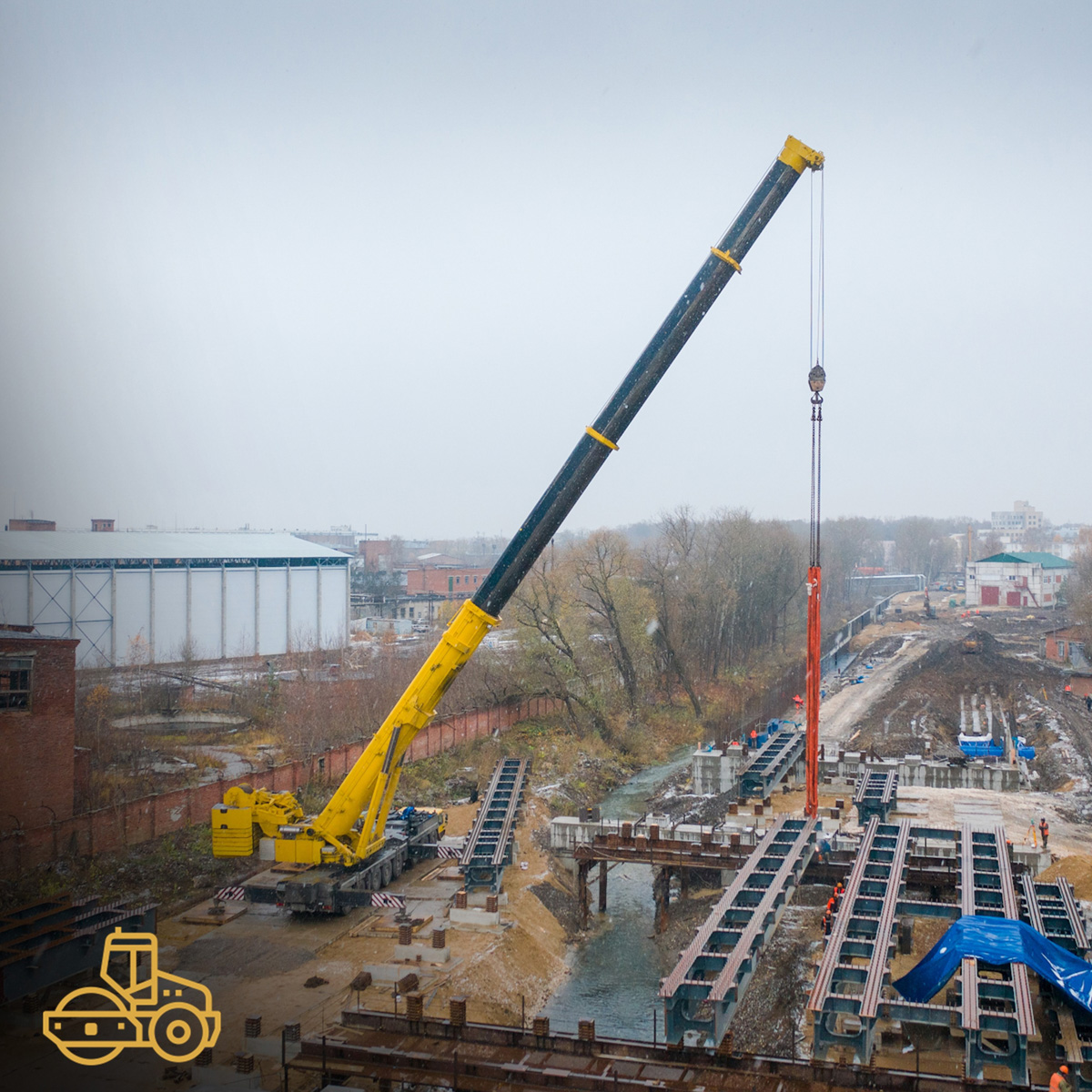 На этой неделе стало известно о масштабных работах, которые ожидаются на трассе Владимир — Суздаль. Дорогу обещают расширить до четырех полос. Со временем полотна обновляются или еще только будут обновляться на территории всего региона. Наша сегодняшняя подборка тому подтверждение.