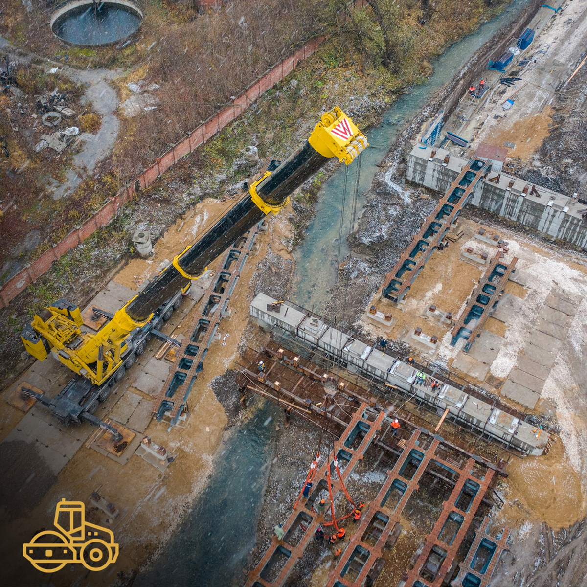 На этой неделе стало известно о масштабных работах, которые ожидаются на трассе Владимир — Суздаль. Дорогу обещают расширить до четырех полос. Со временем полотна обновляются или еще только будут обновляться на территории всего региона. Наша сегодняшняя подборка тому подтверждение.