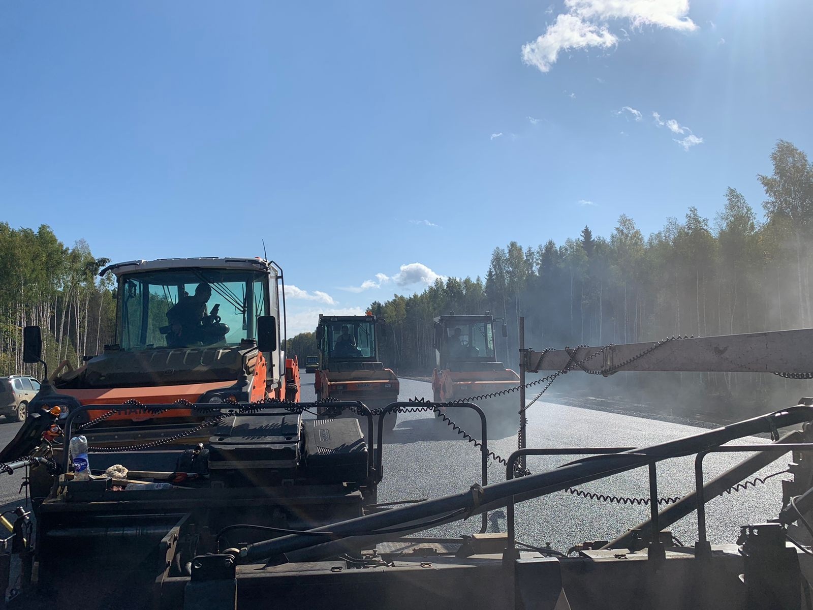 На этой неделе стало известно о масштабных работах, которые ожидаются на трассе Владимир — Суздаль. Дорогу обещают расширить до четырех полос. Со временем полотна обновляются или еще только будут обновляться на территории всего региона. Наша сегодняшняя подборка тому подтверждение.