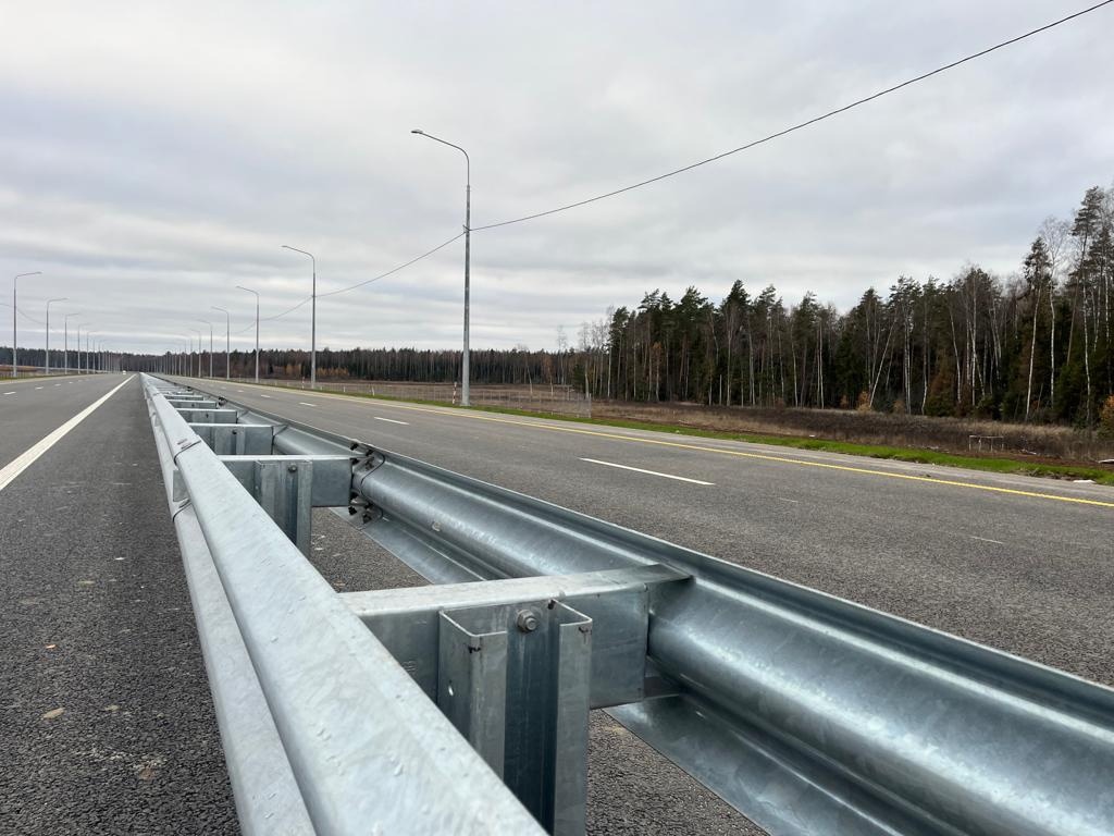 На этой неделе стало известно о масштабных работах, которые ожидаются на трассе Владимир — Суздаль. Дорогу обещают расширить до четырех полос. Со временем полотна обновляются или еще только будут обновляться на территории всего региона. Наша сегодняшняя подборка тому подтверждение.