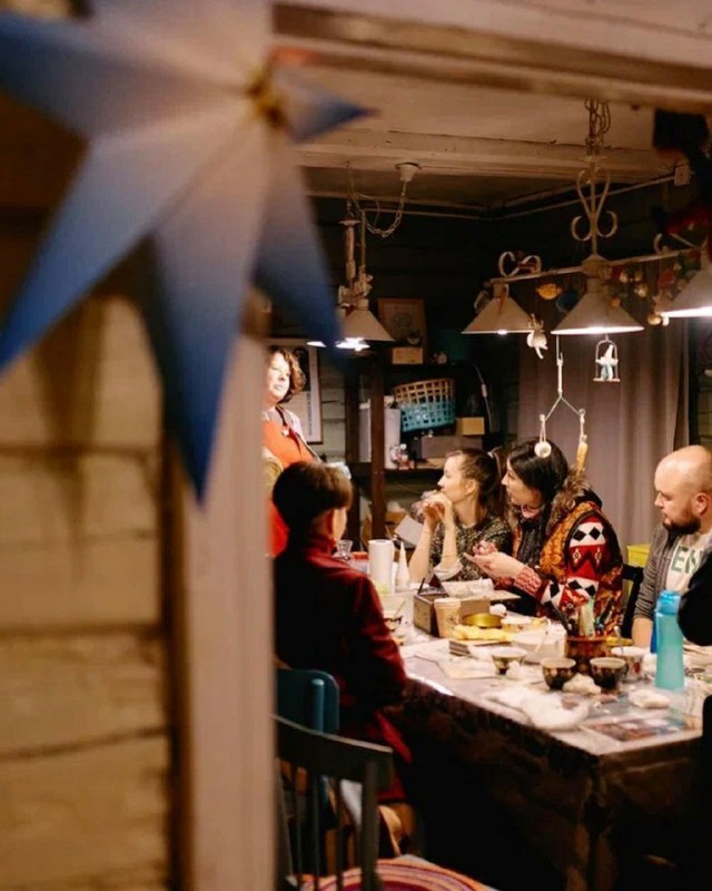 Удивительные игрушки из ваты делают в небольшой деревне Вязниковского района. Елочные украшения уже прославили Кузьмино на всю страну. Если хотите ощутить приближение Нового года, тогда не просто прочтите этот материал до конца, но и найдите время, чтобы посетить уникальную мини-артель Владимирской области.