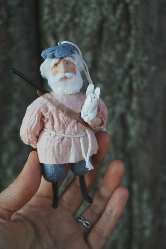 Удивительные игрушки из ваты делают в небольшой деревне Вязниковского района. Елочные украшения уже прославили Кузьмино на всю страну. Если хотите ощутить приближение Нового года, тогда не просто прочтите этот материал до конца, но и найдите время, чтобы посетить уникальную мини-артель Владимирской области.