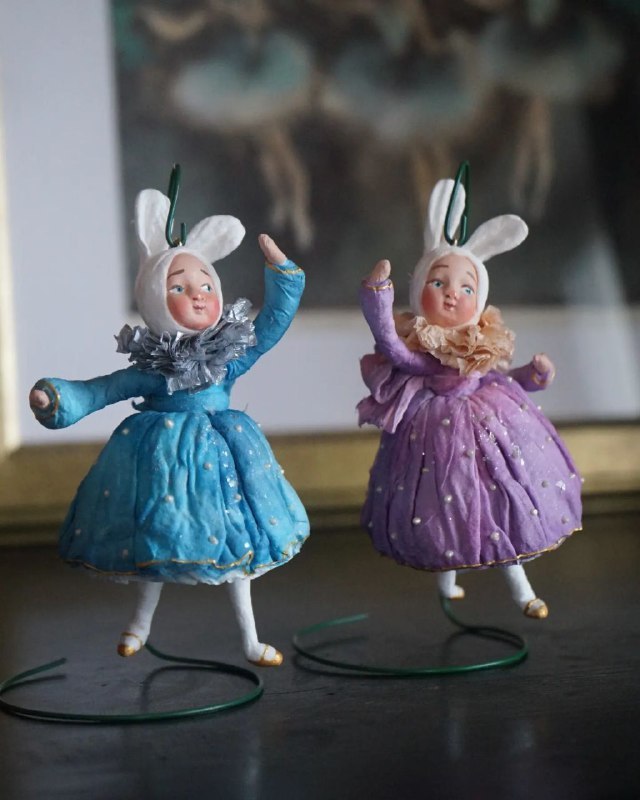 Удивительные игрушки из ваты делают в небольшой деревне Вязниковского района. Елочные украшения уже прославили Кузьмино на всю страну. Если хотите ощутить приближение Нового года, тогда не просто прочтите этот материал до конца, но и найдите время, чтобы посетить уникальную мини-артель Владимирской области.