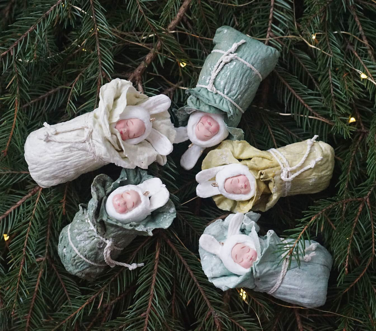 Удивительные игрушки из ваты делают в небольшой деревне Вязниковского района. Елочные украшения уже прославили Кузьмино на всю страну. Если хотите ощутить приближение Нового года, тогда не просто прочтите этот материал до конца, но и найдите время, чтобы посетить уникальную мини-артель Владимирской области.