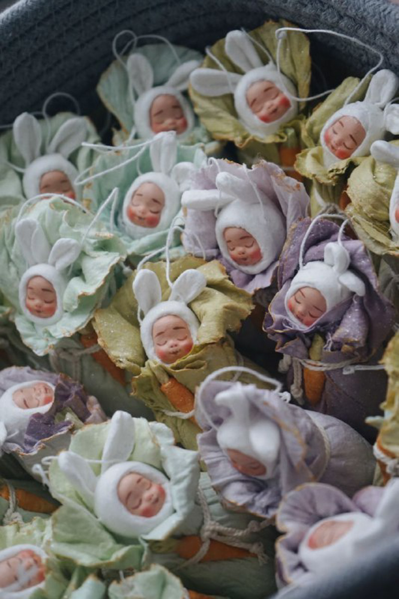 Удивительные игрушки из ваты делают в небольшой деревне Вязниковского района. Елочные украшения уже прославили Кузьмино на всю страну. Если хотите ощутить приближение Нового года, тогда не просто прочтите этот материал до конца, но и найдите время, чтобы посетить уникальную мини-артель Владимирской области.