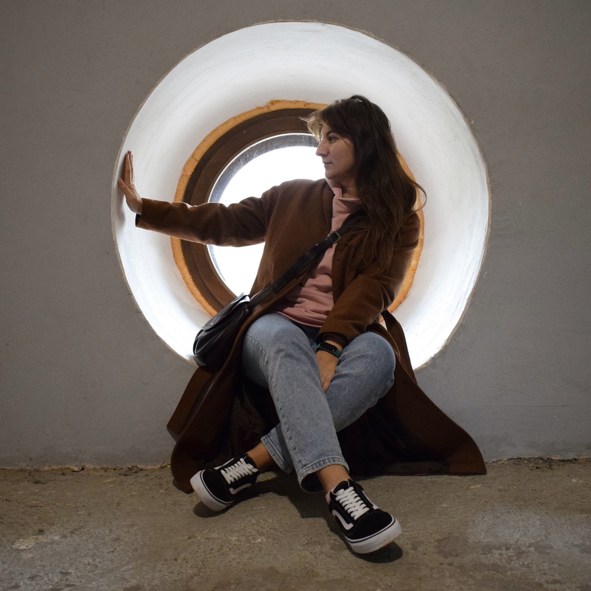 Владимирские активистки пытаются сделать все, чтобы здание ж\д вокзала внесли в реестр объектов культурного наследия. Девушки надеются, что это поможет спасти его от капиталистического романтизма 2000-х годов.