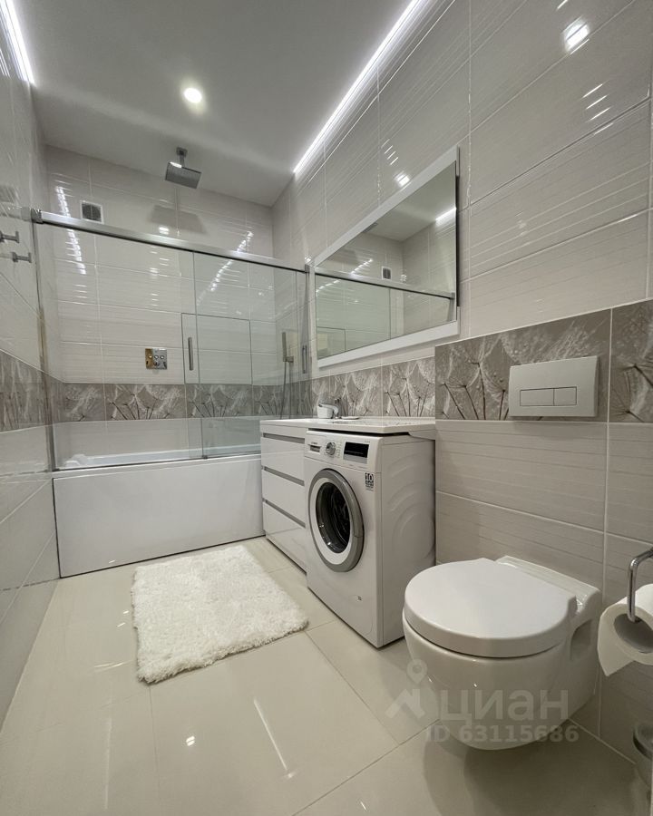 Во-первых, это красиво. Во-вторых… Как показывают исследования РИА «Новости», большая часть владимирских семей из четырёх человек не может себе позволить съём жилья. Но мечты никому не отнять! Поэтому наслаждаемся видами самых дорогих «двушек» города в обзоре «Ключ-Медиа».