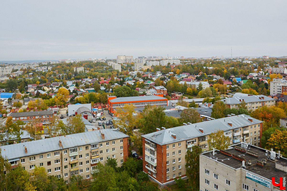 Дизайн владимирского ж/д вокзала — возведённый в абсолют пример гражданского неравнодушия. Найдутся ли во Владимире другие феномены, по поводу которых владимирцы могут высказаться во всеуслышание? Ещё как. Логинимся на «Госуслугах» и тестируем запущенный в этом году, но до сих пор известный в узких кругах сервис общественных опросов от мэрии.
