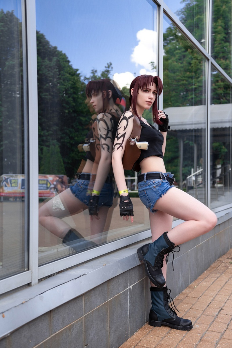 Анна Шерер пронесла свое хобби через жизненные невзгоды, безденежье и переезд. Спустя 13 лет девушка продолжает создавать сногсшибательные образы с перчинкой. «Ключ-Медиа» узнал, чем и как сейчас живет анимешник из Владимира со стажем.