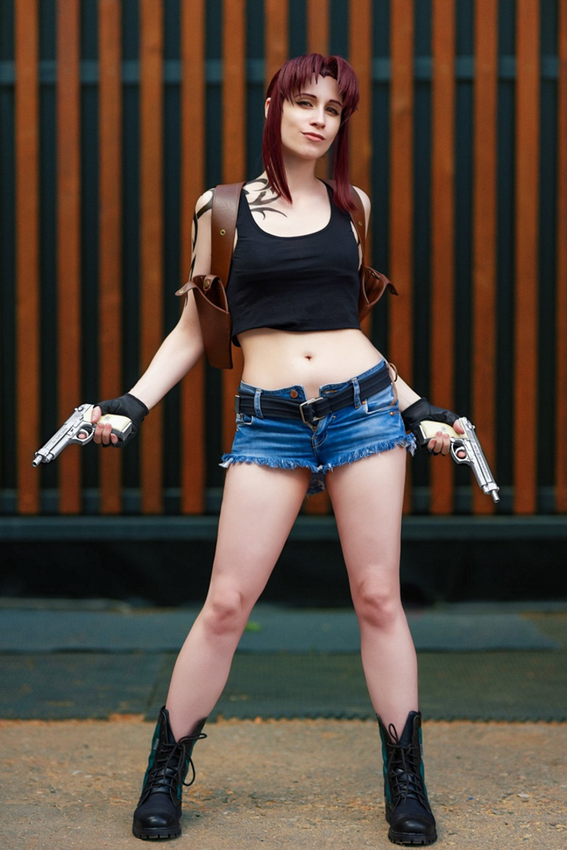 Анна Шерер пронесла свое хобби через жизненные невзгоды, безденежье и переезд. Спустя 13 лет девушка продолжает создавать сногсшибательные образы с перчинкой. «Ключ-Медиа» узнал, чем и как сейчас живет анимешник из Владимира со стажем.