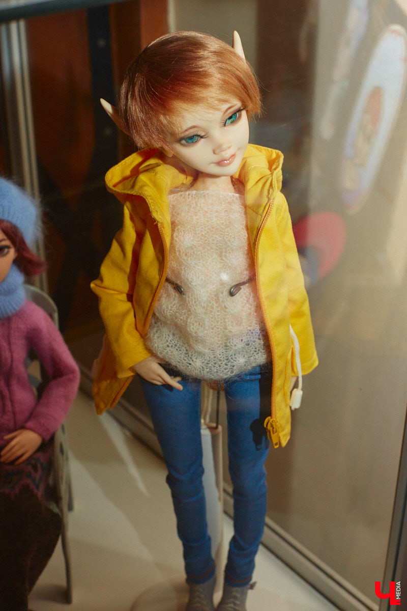 В минувшие выходные во Владимире состоялся второй камерный фестиваль «КуклУникум». На нем собрались не только местные коллекционеры, но и мастера со всего региона. «Ключ-Медиа» прошелся по «Княжеским палатам» и поближе рассмотрел большую часть авторских кукол. 