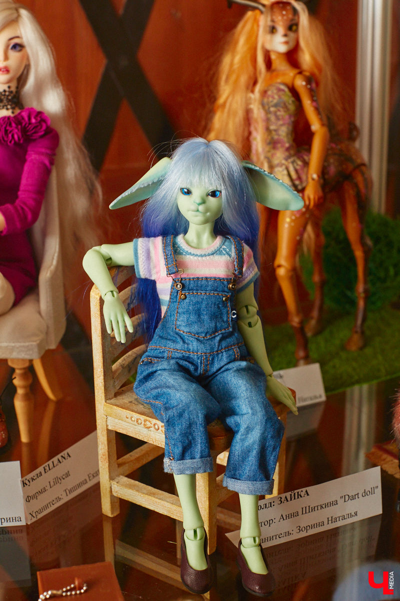 В минувшие выходные во Владимире состоялся второй камерный фестиваль «КуклУникум». На нем собрались не только местные коллекционеры, но и мастера со всего региона. «Ключ-Медиа» прошелся по «Княжеским палатам» и поближе рассмотрел большую часть авторских кукол. 