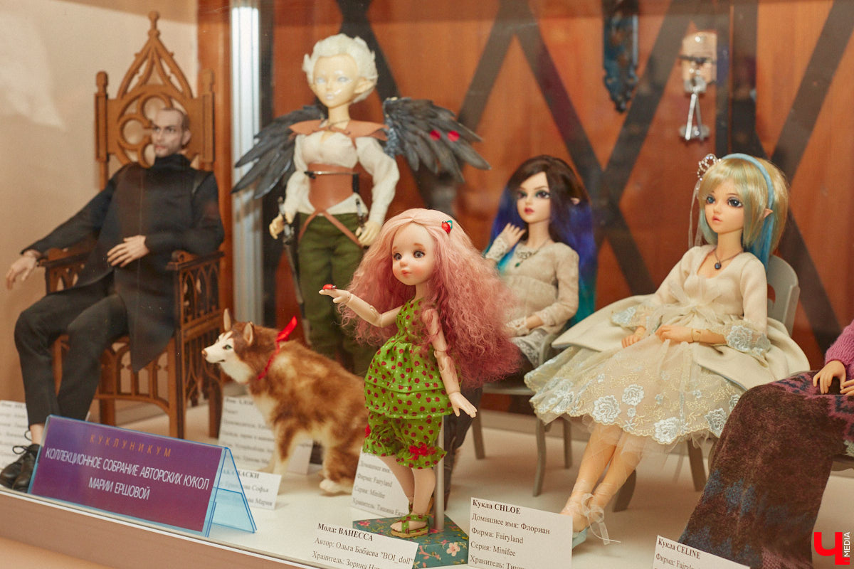 В минувшие выходные во Владимире состоялся второй камерный фестиваль «КуклУникум». На нем собрались не только местные коллекционеры, но и мастера со всего региона. «Ключ-Медиа» прошелся по «Княжеским палатам» и поближе рассмотрел большую часть авторских кукол. 