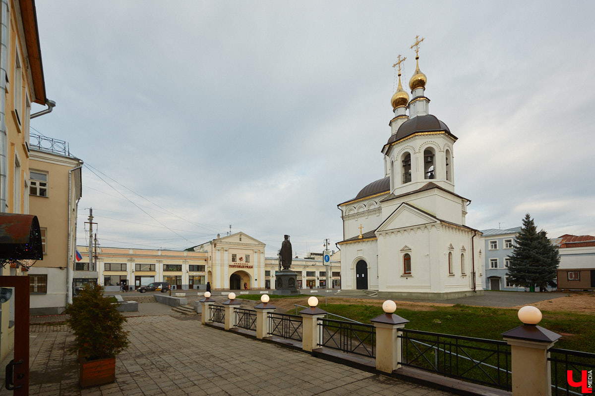 14 ноября 1788 года во Владимире родился Михаил Петрович Лазарев. Русский флотоводец и мореплаватель, он навсегда вписал свое имя в мировую историю как один из первооткрывателей Антарктиды. В день его рождения давайте прогуляемся по областной столице и посмотрим, как здесь чтут память о выдающемся земляке.