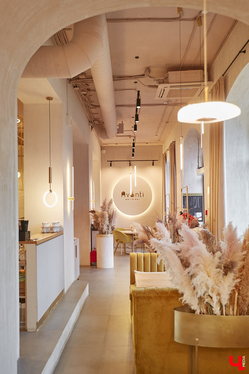 В здании Торговых рядов на Большой Московской, 19а открылось новое местечко, где можно попробовать на вкус классическую итальянскую кухню. Этим чудесным уголком Средиземноморья в центре Владимира стал ресторан Avanti pasta bar. И мы уже там побывали!