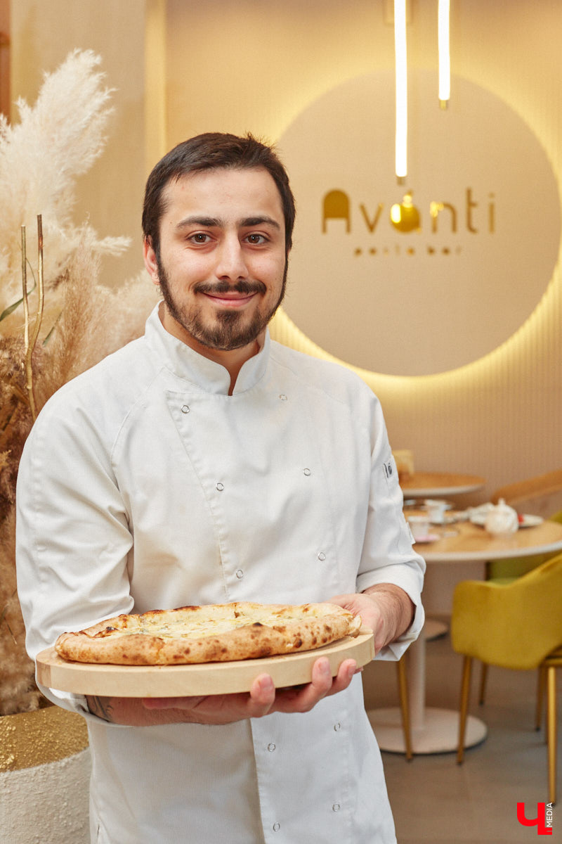 В здании Торговых рядов на Большой Московской, 19а открылось новое местечко, где можно попробовать на вкус классическую итальянскую кухню. Этим чудесным уголком Средиземноморья в центре Владимира стал ресторан Avanti pasta bar. И мы уже там побывали!