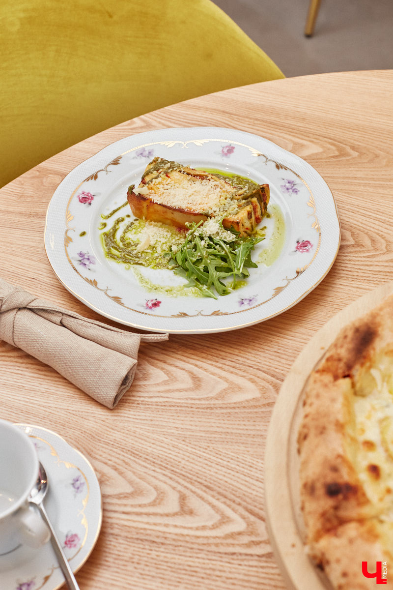 В здании Торговых рядов на Большой Московской, 19а открылось новое местечко, где можно попробовать на вкус классическую итальянскую кухню. Этим чудесным уголком Средиземноморья в центре Владимира стал ресторан Avanti pasta bar. И мы уже там побывали!