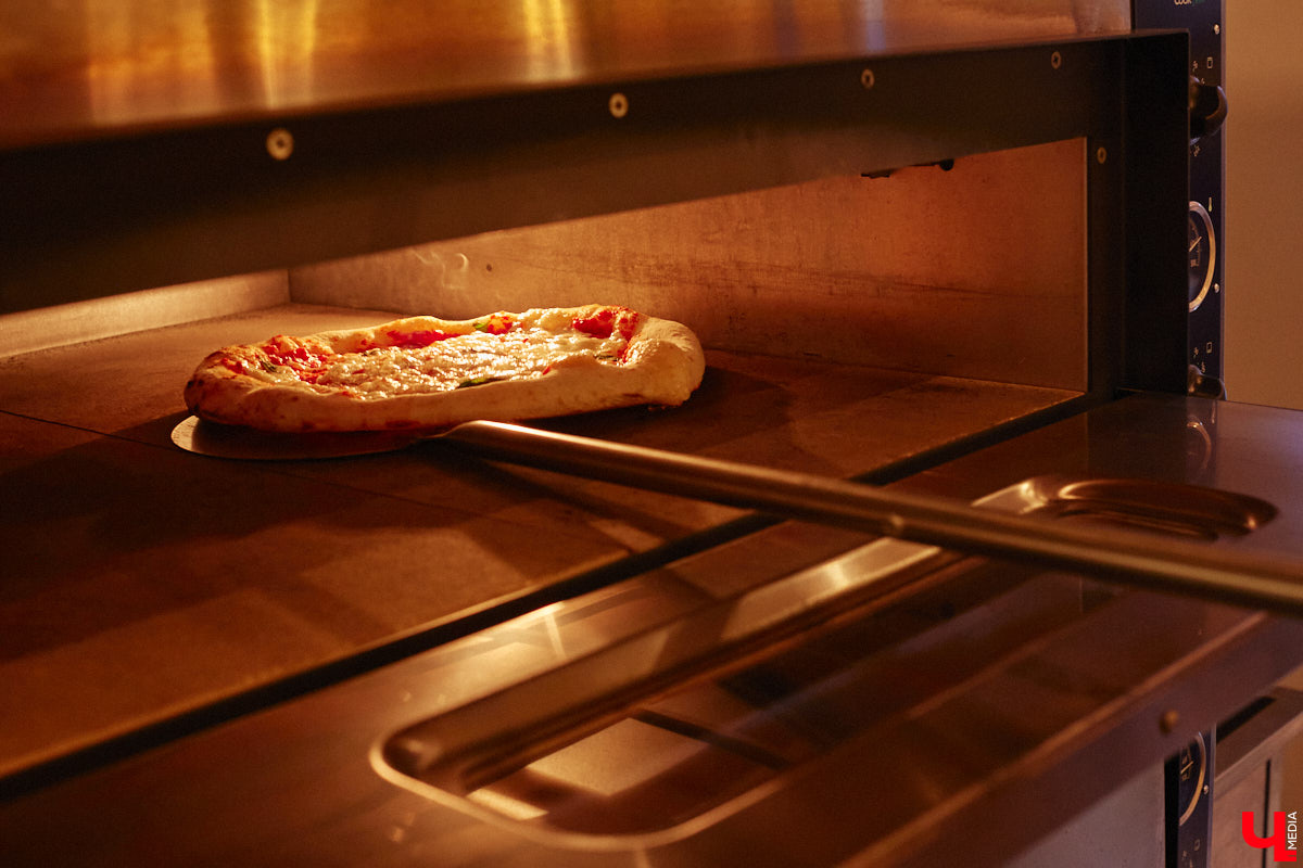 В здании Торговых рядов на Большой Московской, 19а открылось новое местечко, где можно попробовать на вкус классическую итальянскую кухню. Этим чудесным уголком Средиземноморья в центре Владимира стал ресторан Avanti pasta bar. И мы уже там побывали!