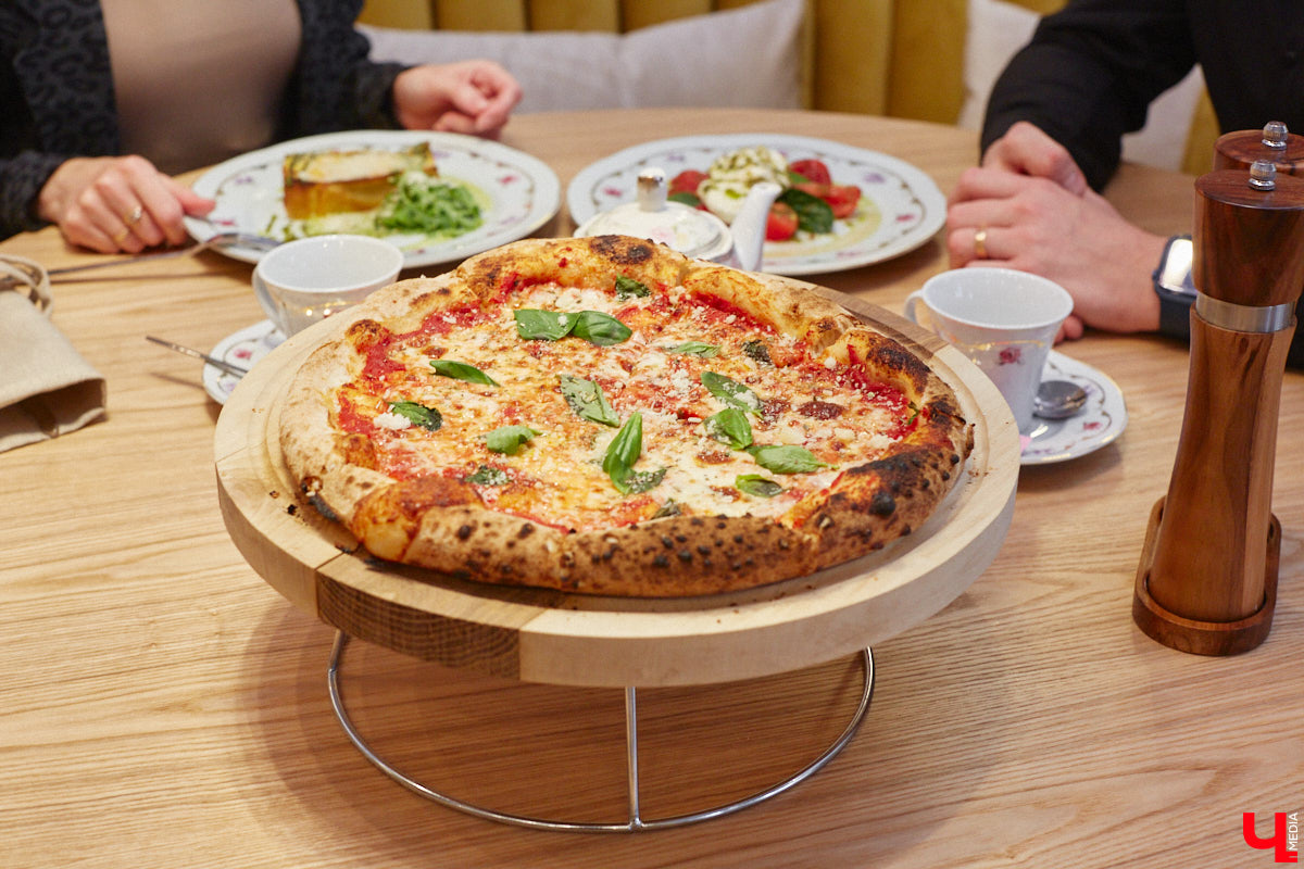 В здании Торговых рядов на Большой Московской, 19а открылось новое местечко, где можно попробовать на вкус классическую итальянскую кухню. Этим чудесным уголком Средиземноморья в центре Владимира стал ресторан Avanti pasta bar. И мы уже там побывали!