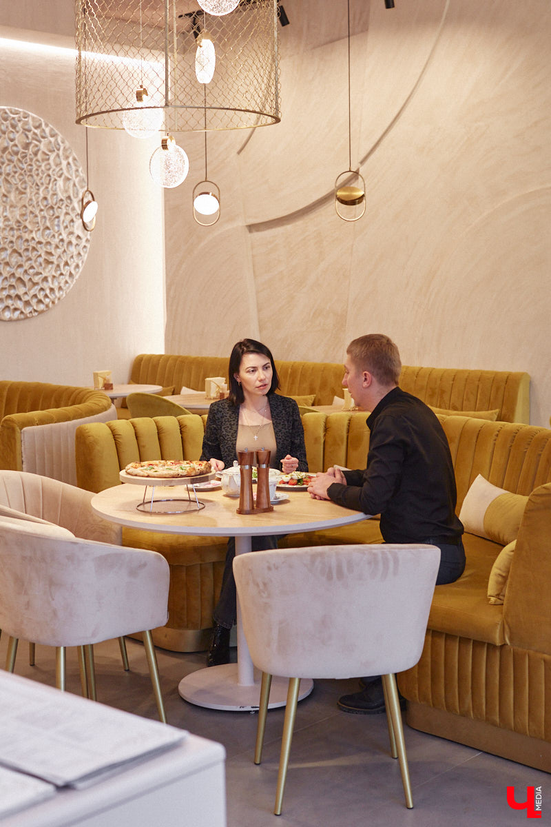 В здании Торговых рядов на Большой Московской, 19а открылось новое местечко, где можно попробовать на вкус классическую итальянскую кухню. Этим чудесным уголком Средиземноморья в центре Владимира стал ресторан Avanti pasta bar. И мы уже там побывали!