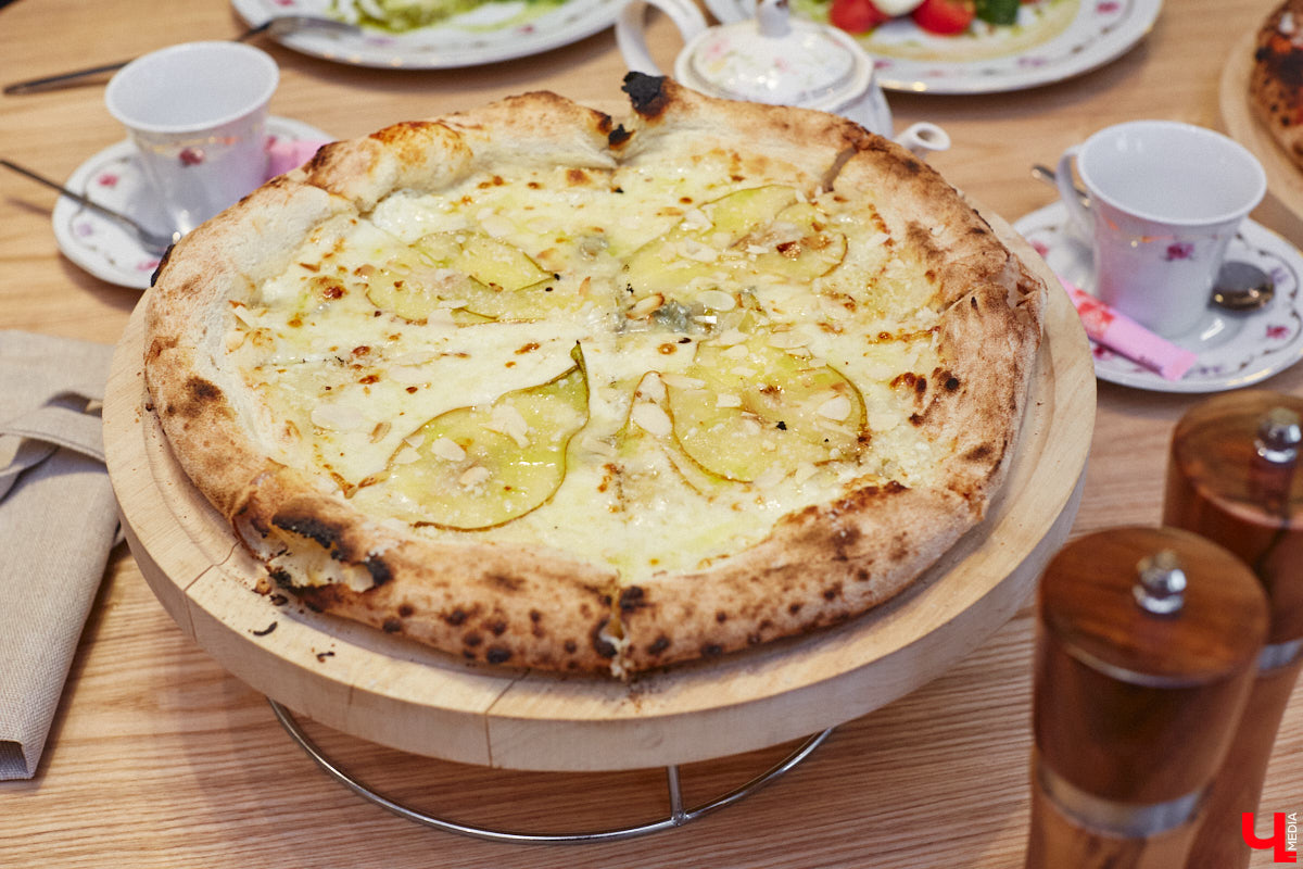 В здании Торговых рядов на Большой Московской, 19а открылось новое местечко, где можно попробовать на вкус классическую итальянскую кухню. Этим чудесным уголком Средиземноморья в центре Владимира стал ресторан Avanti pasta bar. И мы уже там побывали!