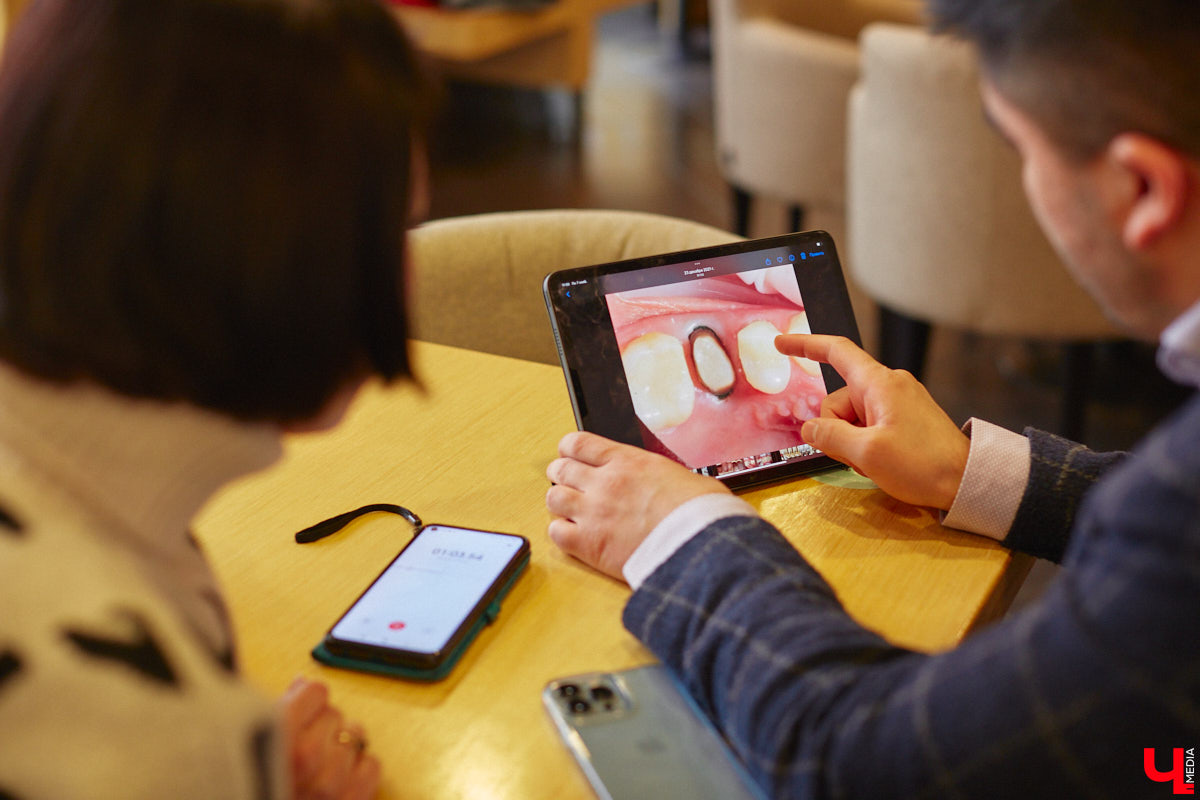 Стоматолог-ортопед Джовид Зарипов из тех врачей, для кого спокойствие и благополучие пациентов важнее всего! А потому он был признан лучшим врачом-стоматологом во Владимирской области по версии сайта «ПроДокторов», а затем получил гран-при и на всероссийском конкурсе того же портала.